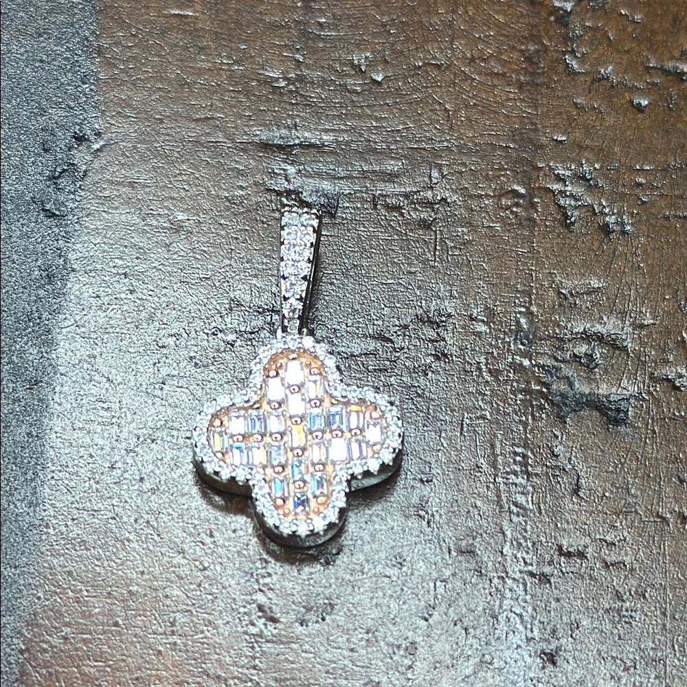 Two Tone 925 Silver Silver & Moissanite Pendant